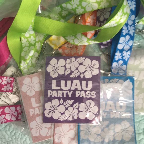 Oriental Trading Company Hawaiian luau party favors - Picture 7 of 7